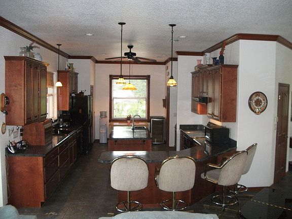 Kitchen full view