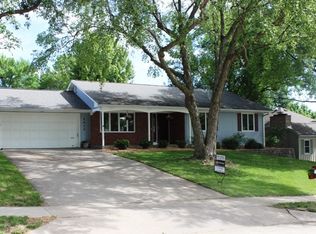 2412 Tudor Dr, Iowa City, IA 52245