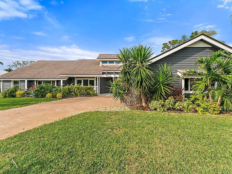 10440 SE Jupiter Narrows Dr — Photo 3