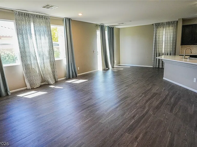 4525 Cougar Ave — Photo 7