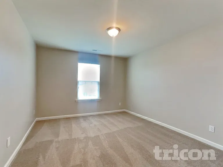 923 Avondale Dr — Photo 14