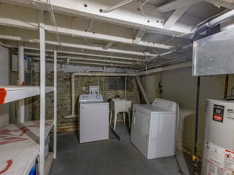 110 N Rose St — Photo 15