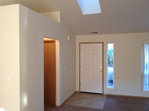 5th image of 1030 200th Street Ct E