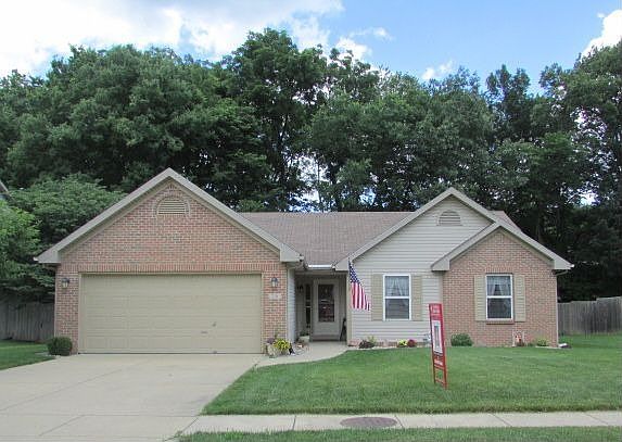 1st image of 718 Bur Oak Ct W