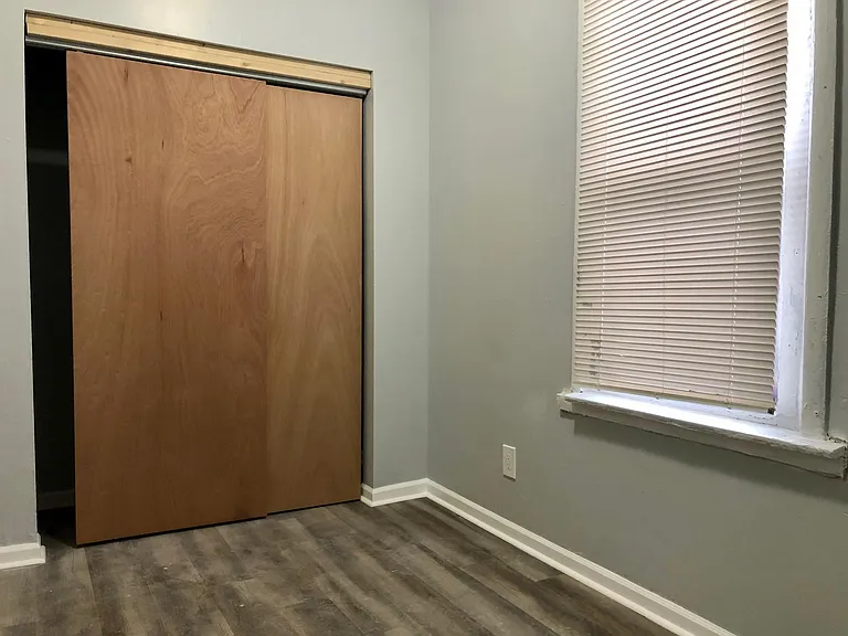 4521 S Honore St #1F — Photo 8