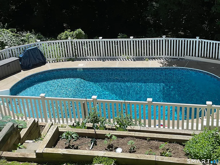 17 Grey Hollow Rd — Photo 3