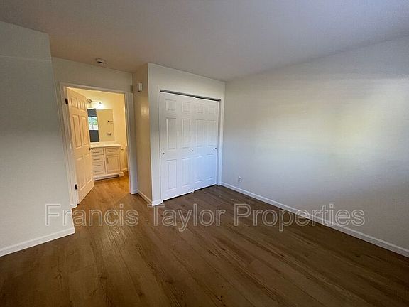 5th image of 424 Plymouth Dr APT 19