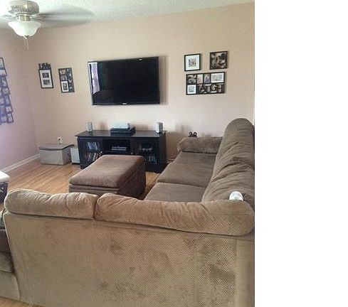 3rd image of 242 Periwinkle St
