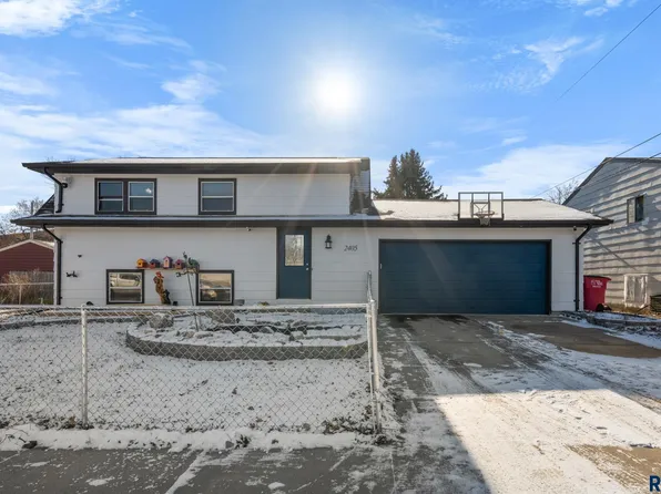 2405 W 3rd St, Sioux Falls, SD 57104