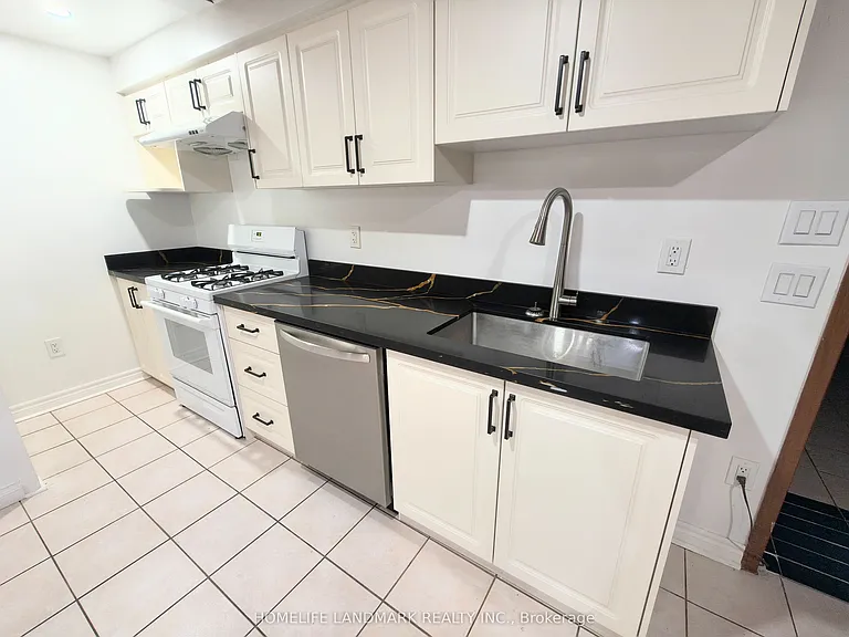 100 Kingslake Rd — Photo 4