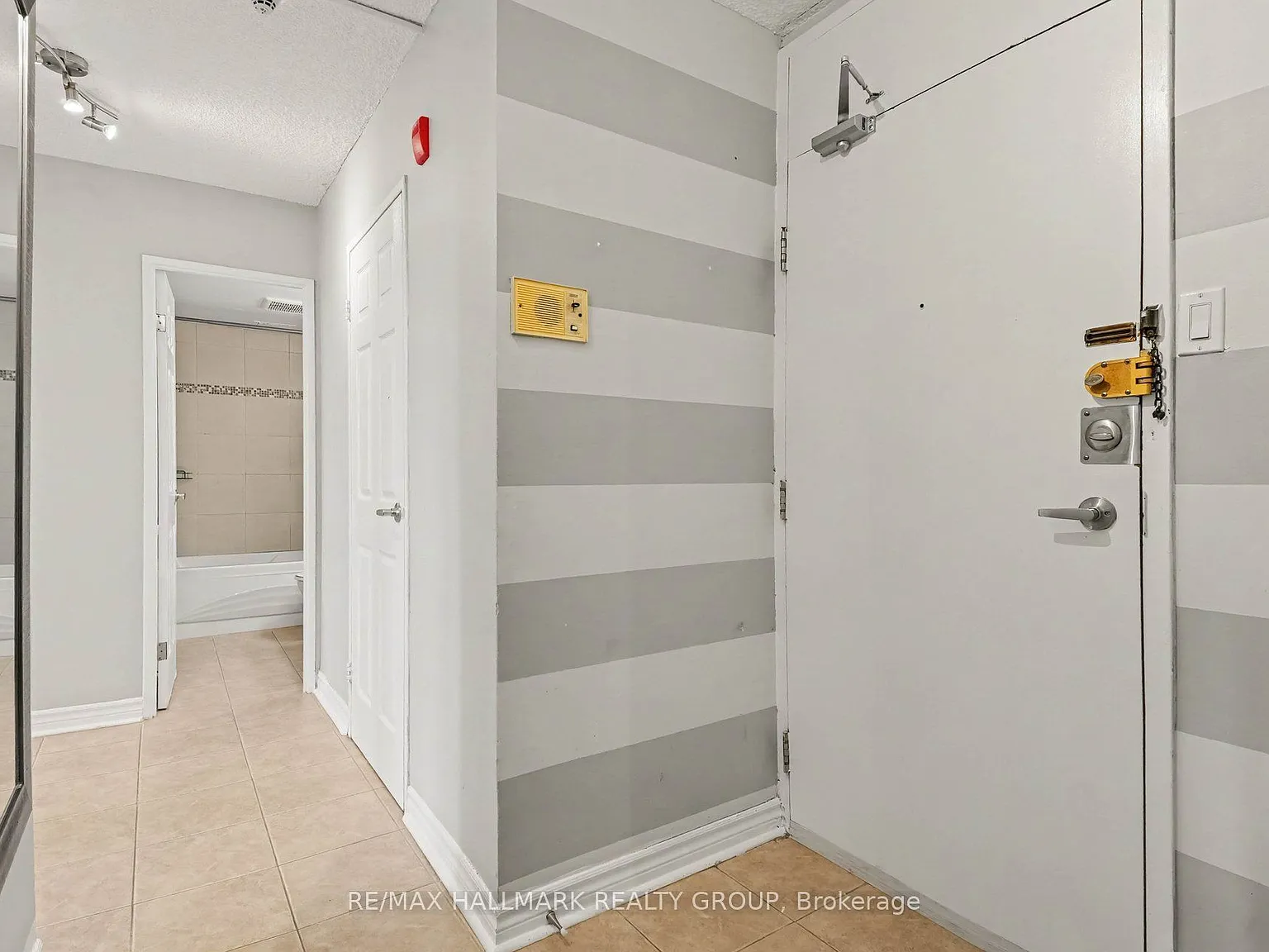 2 bed, $2,150 — Photo 2