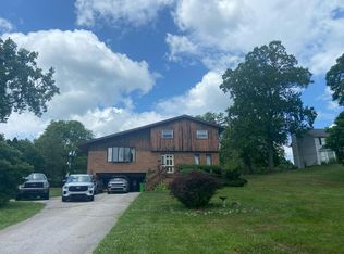 7580 N Meadowpark Dr, Walton Hills, OH 44146