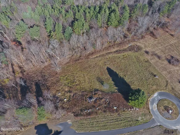 60 Erskine Dr, Lee, MA 01238