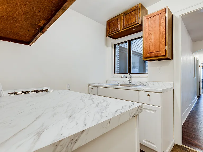 2915 Belrose Ave #203 — Photo 11