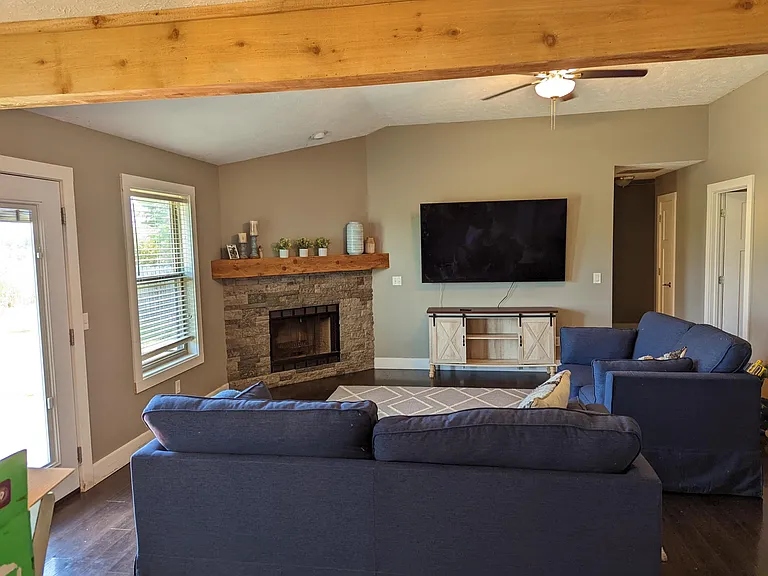 515 W Chestnut Rd — Photo 3