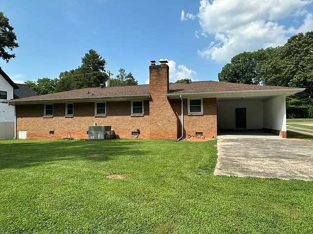 9519 Walkers Ferry Rd — Photo 4
