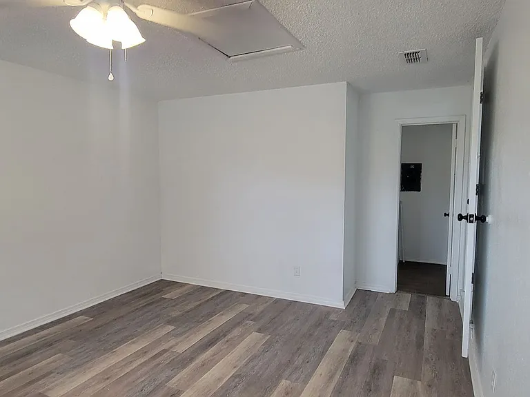 2901 Wallace St — Photo 19