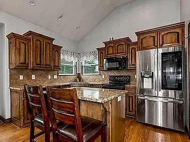 3 bed, 2.5 bath, 1424 sqft, $2,400 — Photo 4
