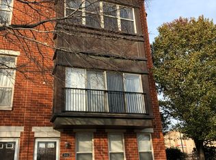 358 E Finsbury Ct, Chicago, IL 60616