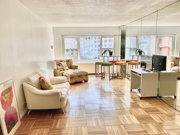 4th image of 20 W 64th St #25S