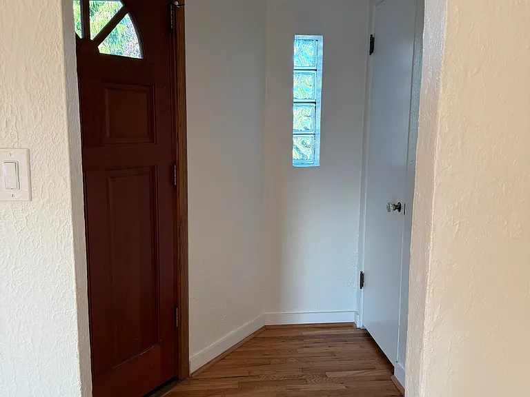 732 S Monroe St — Photo 10