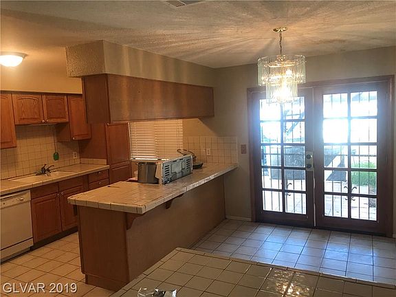 4th image of 5106 Village Dr #55