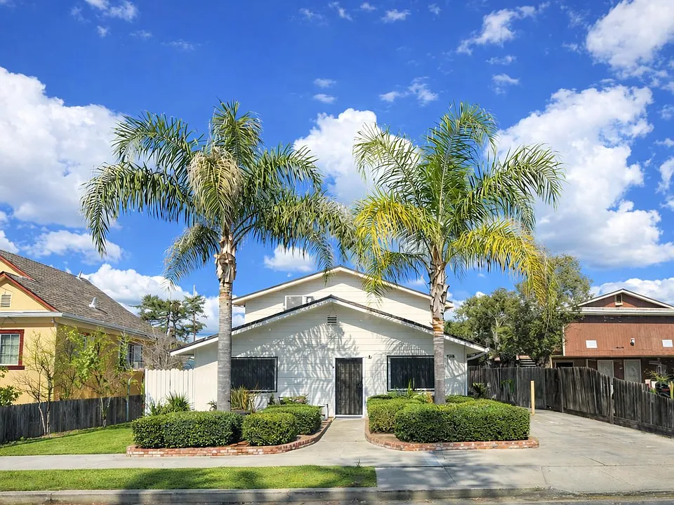 405 E Locust St #5