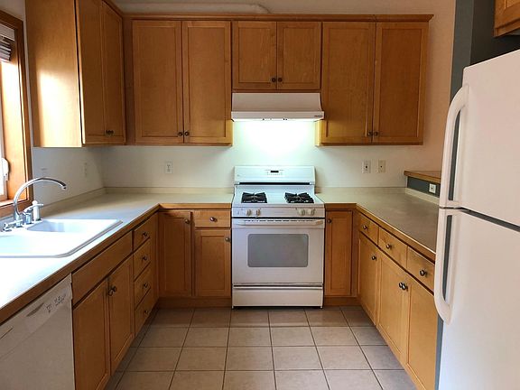 5th image of 432 98th Ave NE #B