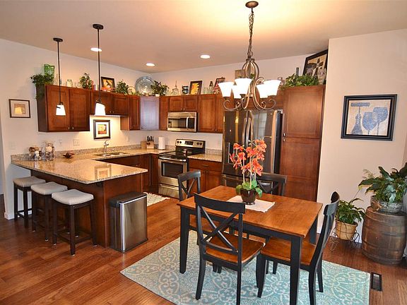 3rd image of 6907 River Trail Dr