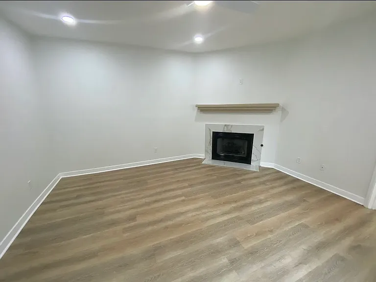 977 Water Oak Ct — Photo 9