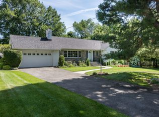 66 Hutchinson Blvd, Scarsdale, NY 10583
