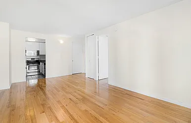 Rented by New York Casas Ltd.