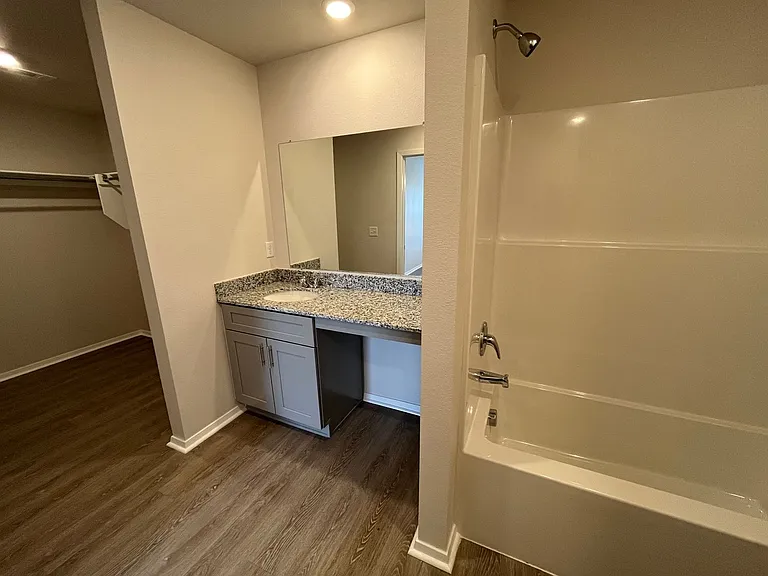 5381 Keystone Ave — Photo 11