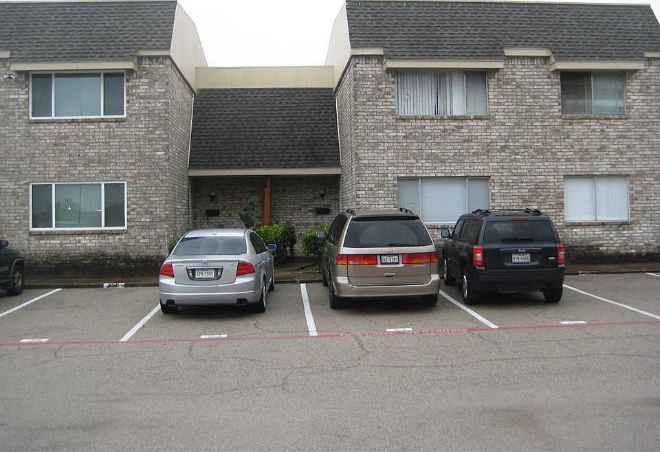1st image of 156 Village North Dr #156