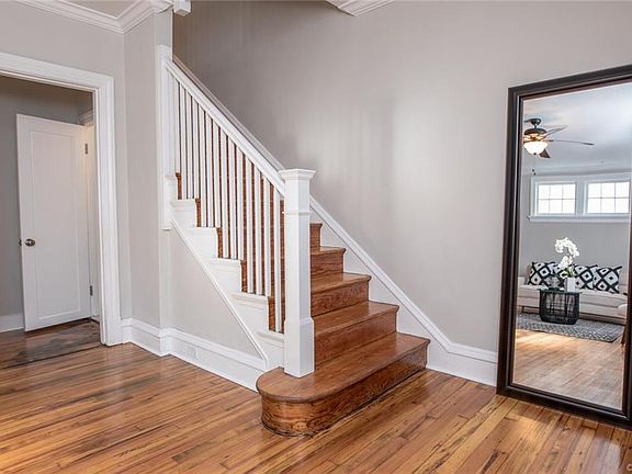 2nd image of 2912 Woodcliff Ave