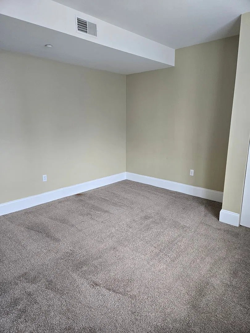 Market View Place - Downtown Living + $100/Month Parking Credit for 12 Months — Photo 4