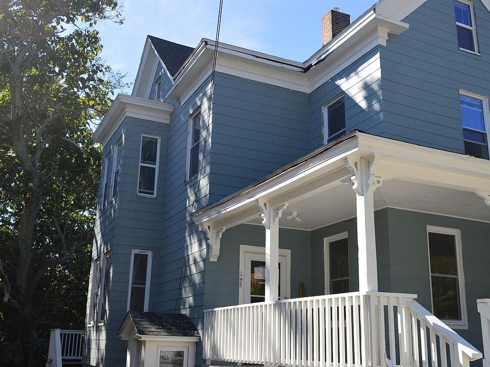 3 apartments in this vintage building. Lower apartment is accessed from left side, only a few steps to negotiate.