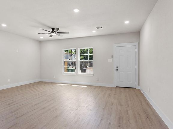 3rd image of 1101 Wooding St