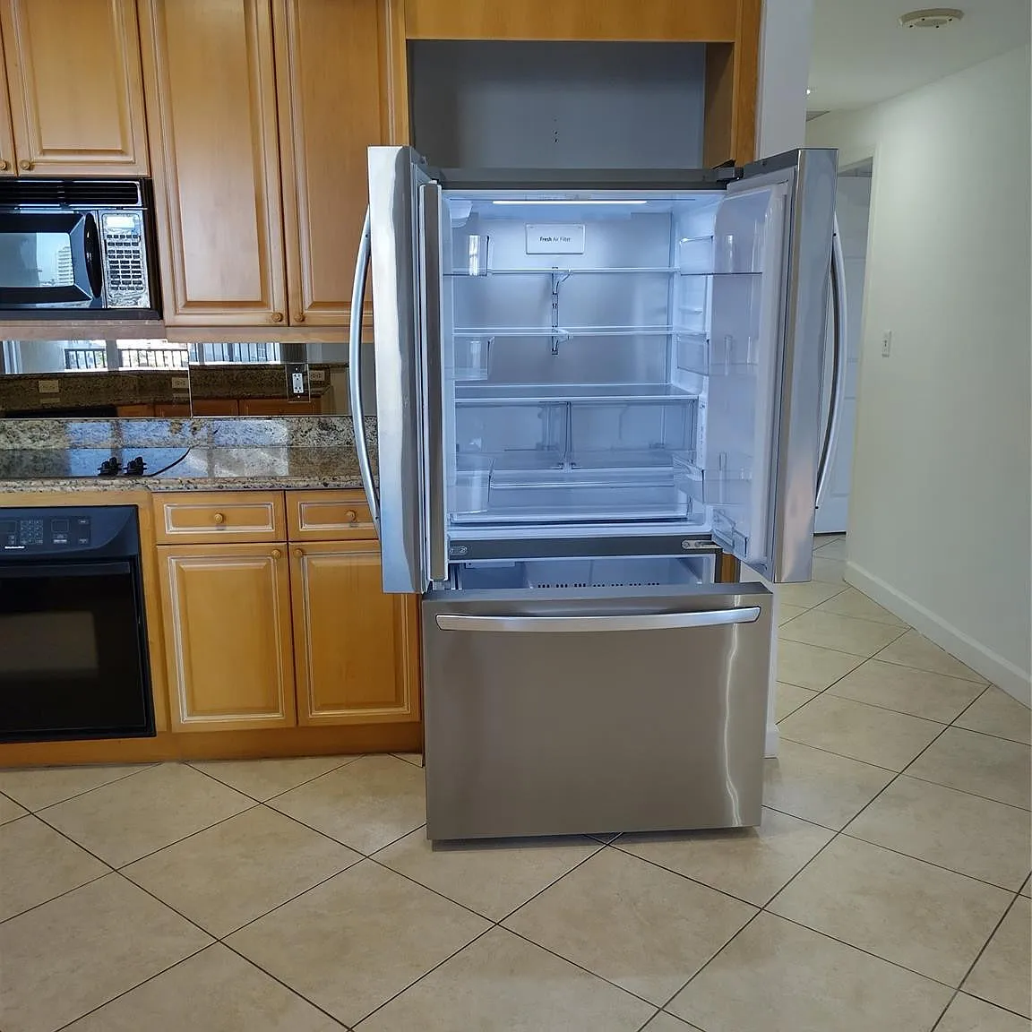 2 bed, 2.0 bath, 1650 sqft, $5,000 — Photo 2
