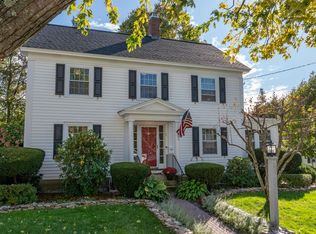 3 Ayer St, Nashua, NH 03064