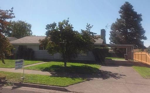 2nd image of 105 Leonard St
