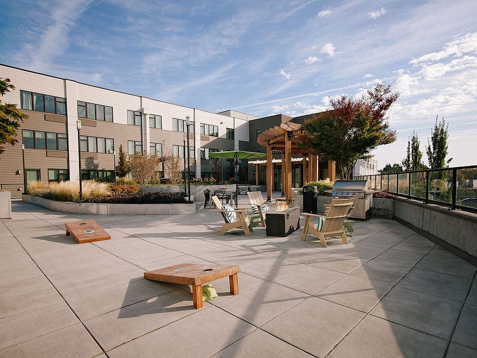 Grant Park Village Clubhouse exterior view