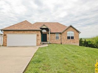 19594 Cedar Gate Dr, Warsaw, MO 65355