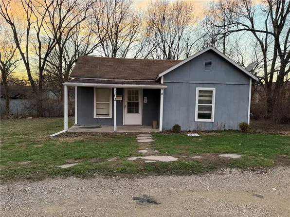 204 S Buffalo St, Holden, MO 64040