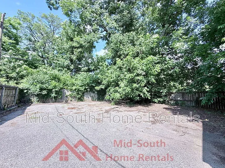 1956 Lamar Ave — Photo 23