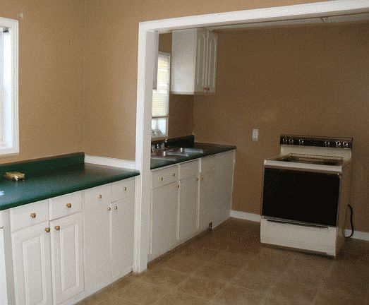 3rd image of 2862 Greenwood Ave