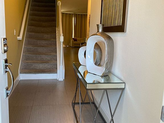 2nd image of 1524 Retreat Cir