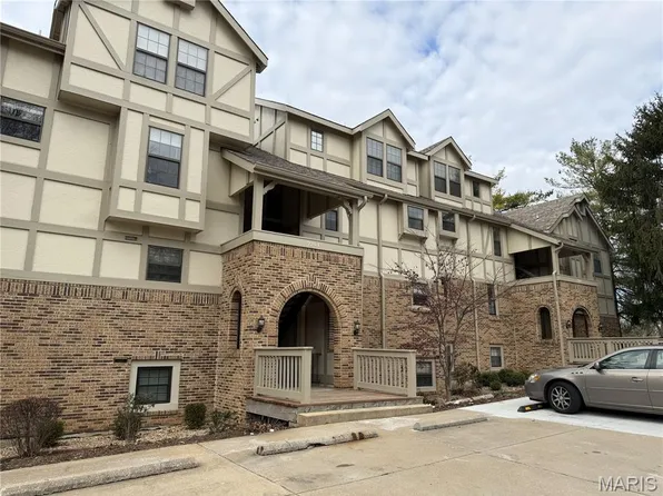 2205 Sequoia Park Ct APT C, Maryland Heights, MO 63043