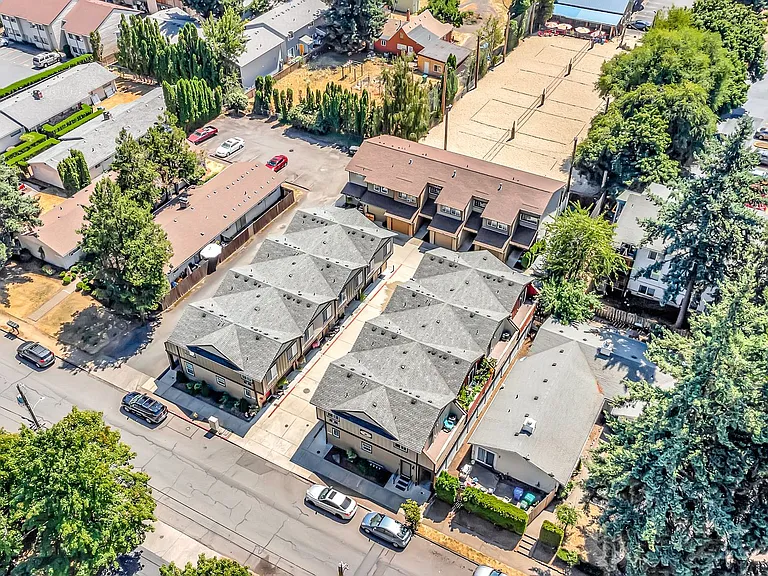 17512-17572 SE Pine St — Photo 23