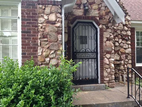 1724 Crump Ave — Photo 3